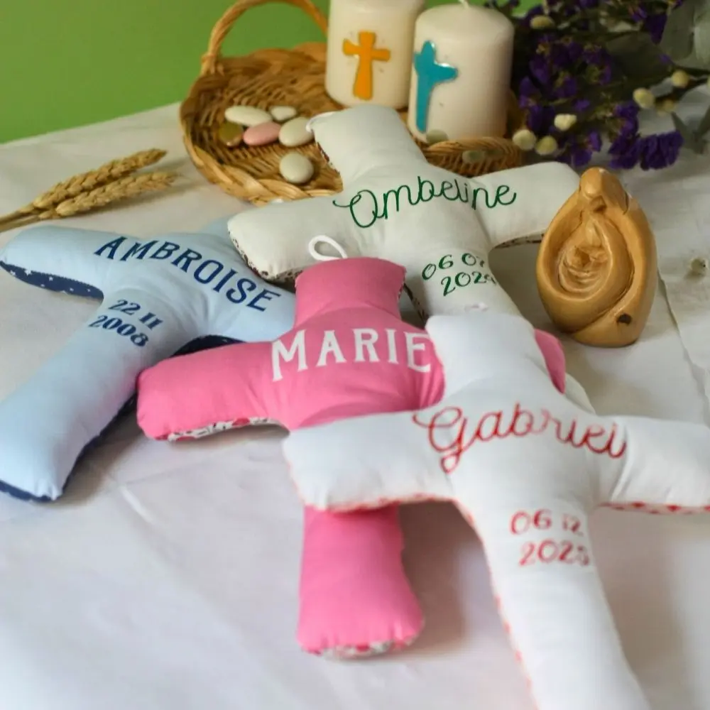 Croix ouatinée personnalisée