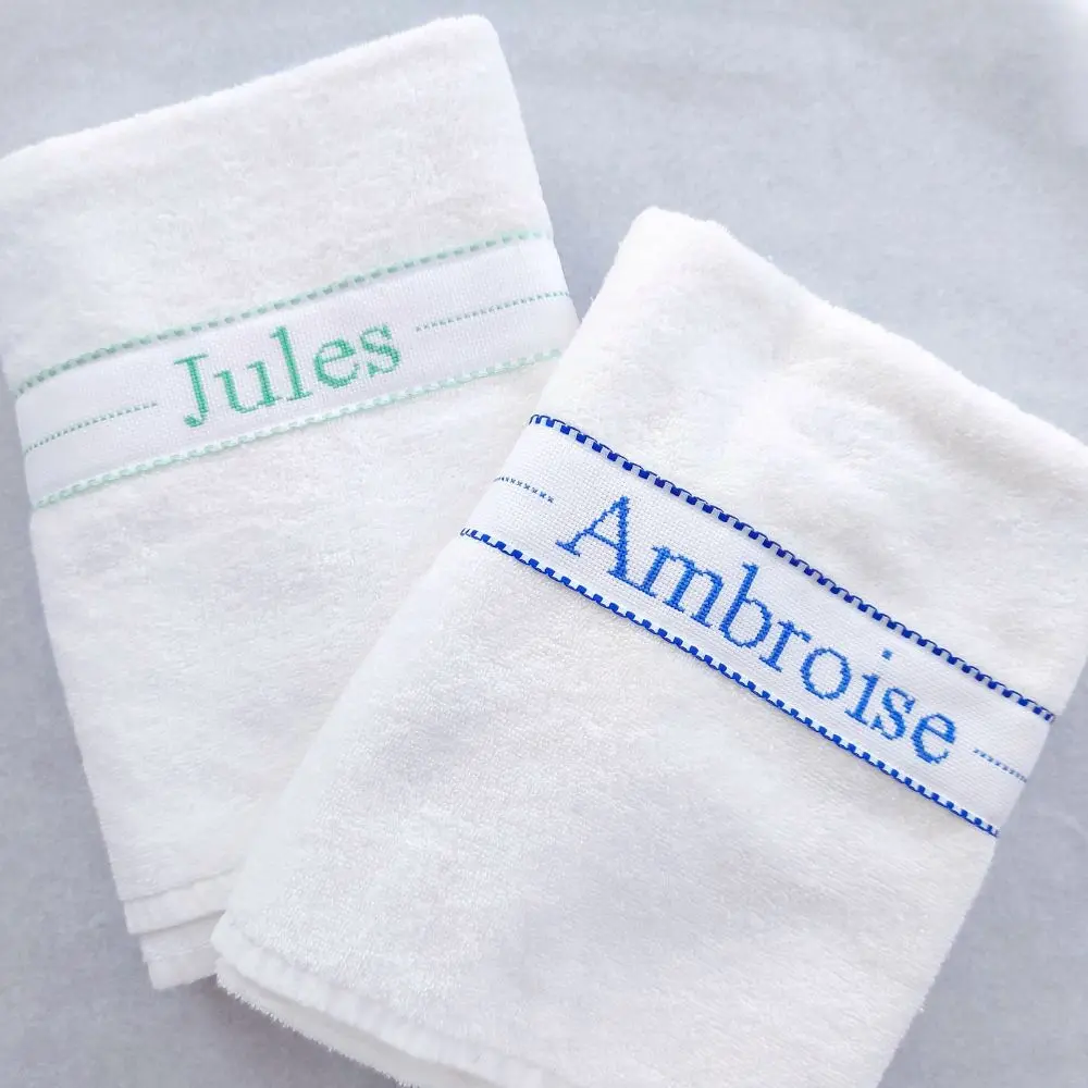 Serviette enfant personnalisable brodée main