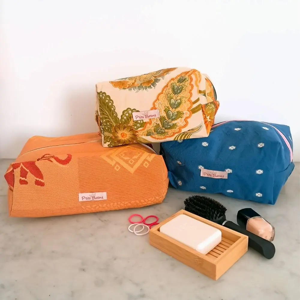 Trousses rectangulaires en rideaux recyclés