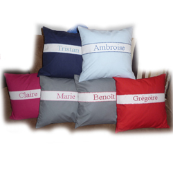 Coussin personnalisable brodé main